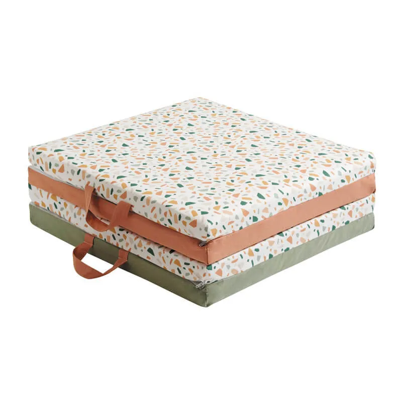 tapis-motricite-terrazzo-candide-bambinou-pile.webp