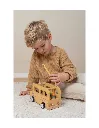 bus-escolar-con-munecos-little-dutch.webp