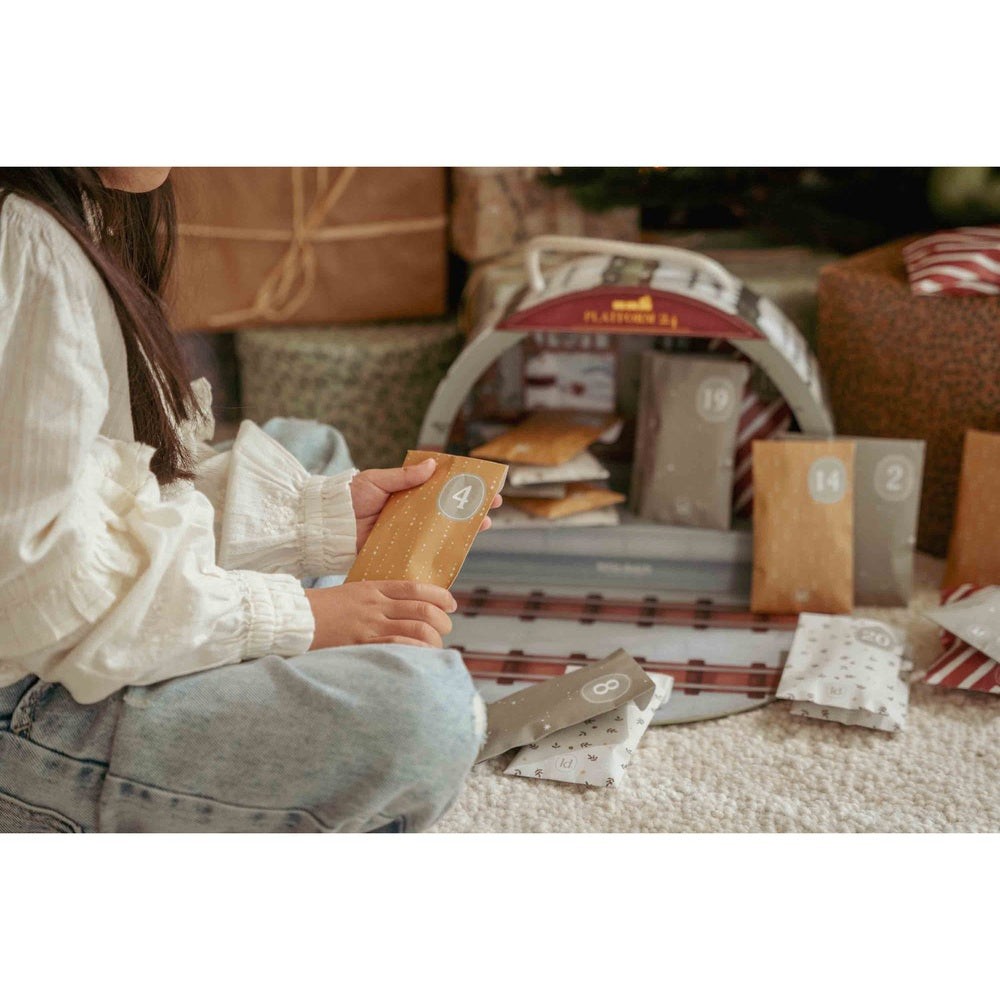 CAJA ADVIENTO TREN NAVIDAD LITTLE DUTCH